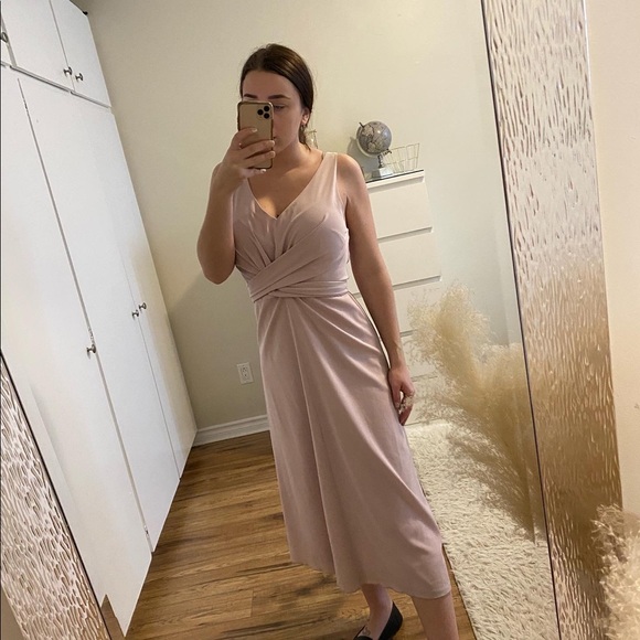 *SOLD* Wilfred NWOT Blush Pink Dress - Picture 2 of 2